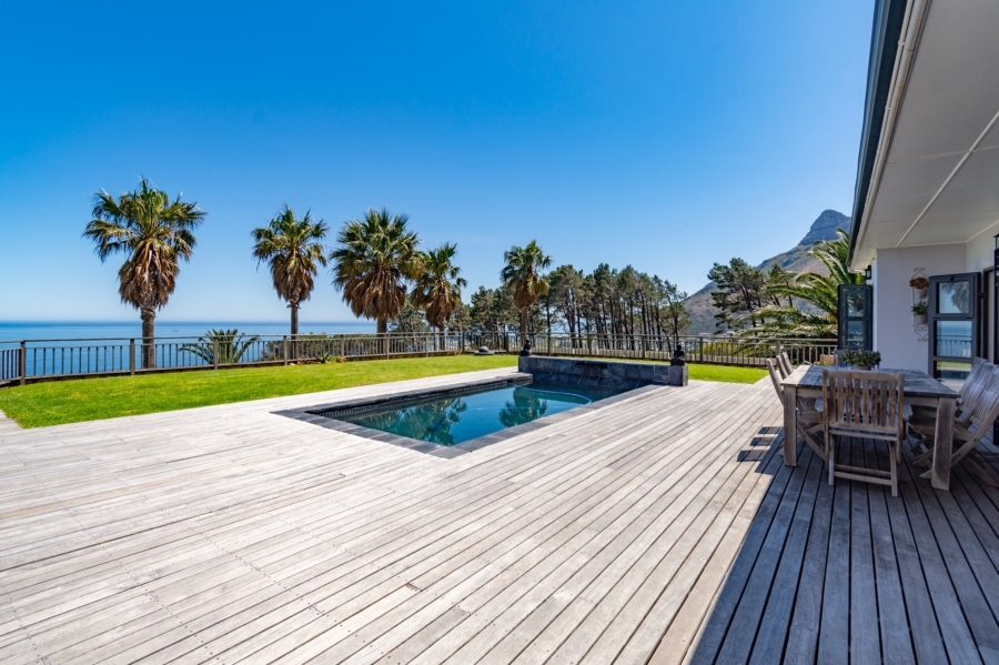 To Let 4 Bedroom Property for Rent in Bakoven Western Cape